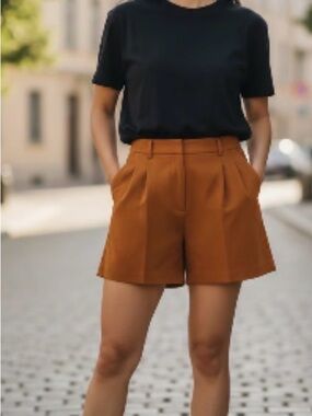 Aritzia Wilfred- Chestnut Brown Shorts w/pockets, size 4